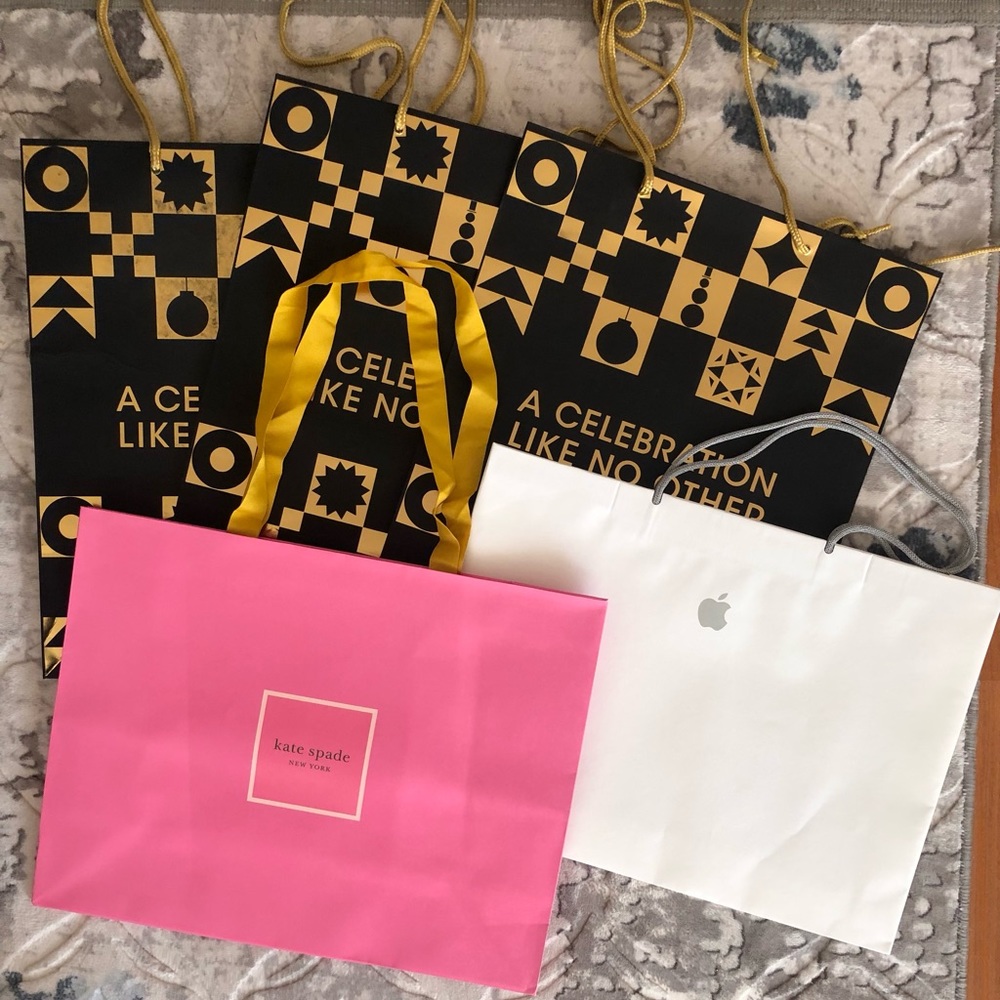 Shopping 🛍️ bags from Bloomingdale's, Kate spade NEWYORK ♠️ Apple 🍎 store . - Picture 1 of 9